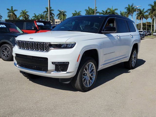 Used 2024 Jeep Grand Cherokee L Summit w/ Advanced Protech Group IV AWD/4WD image 3