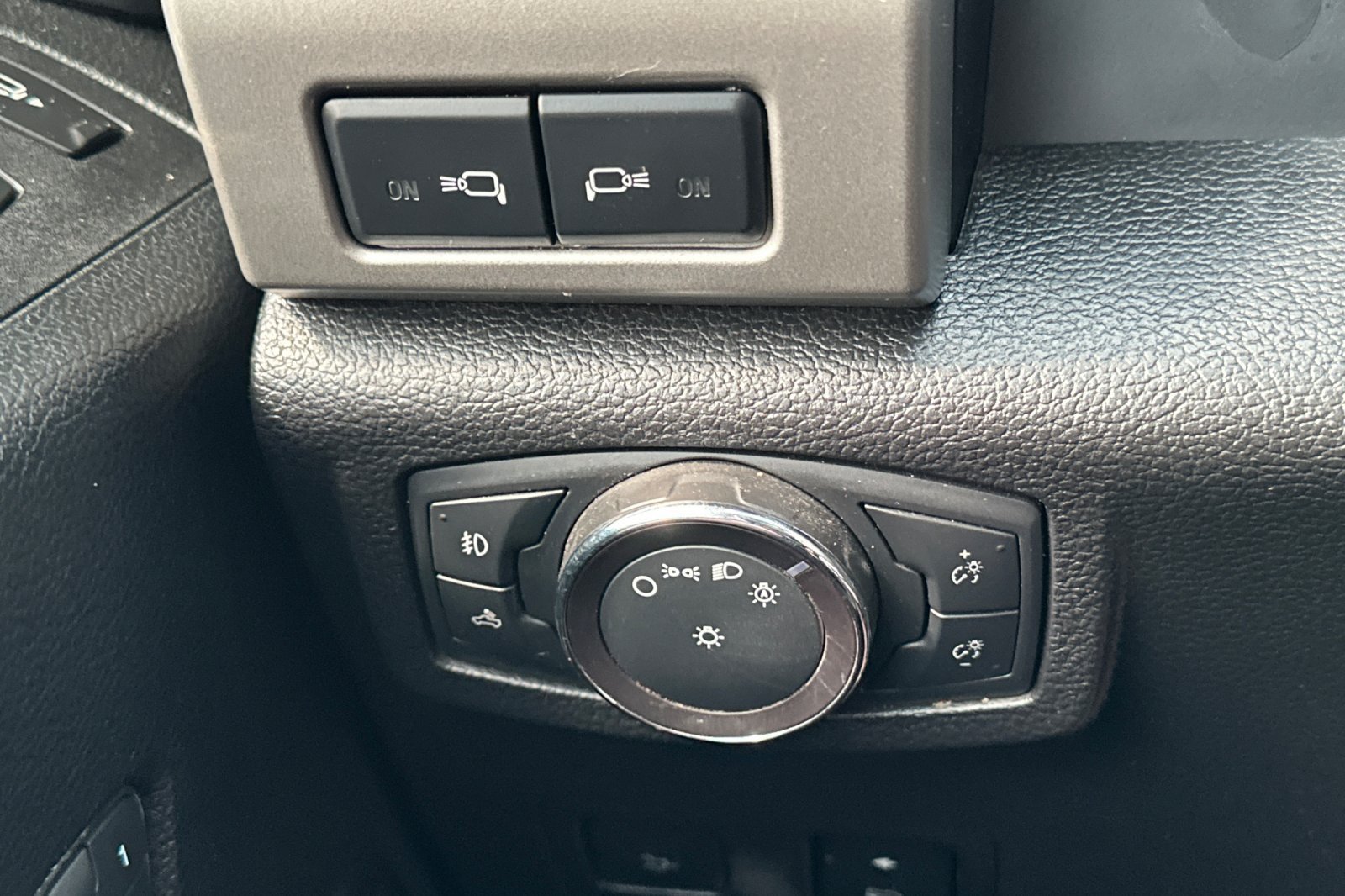 Certified 2019 Ford F250 Lariat AWD/4WD image 28