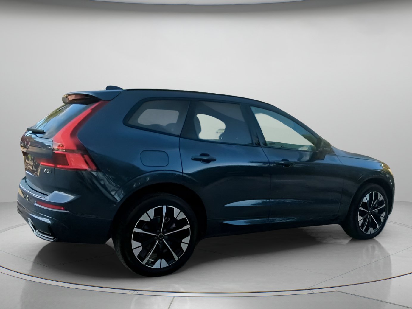 Used 2026 Volvo XC60 B5 Plus AWD/4WD image 29