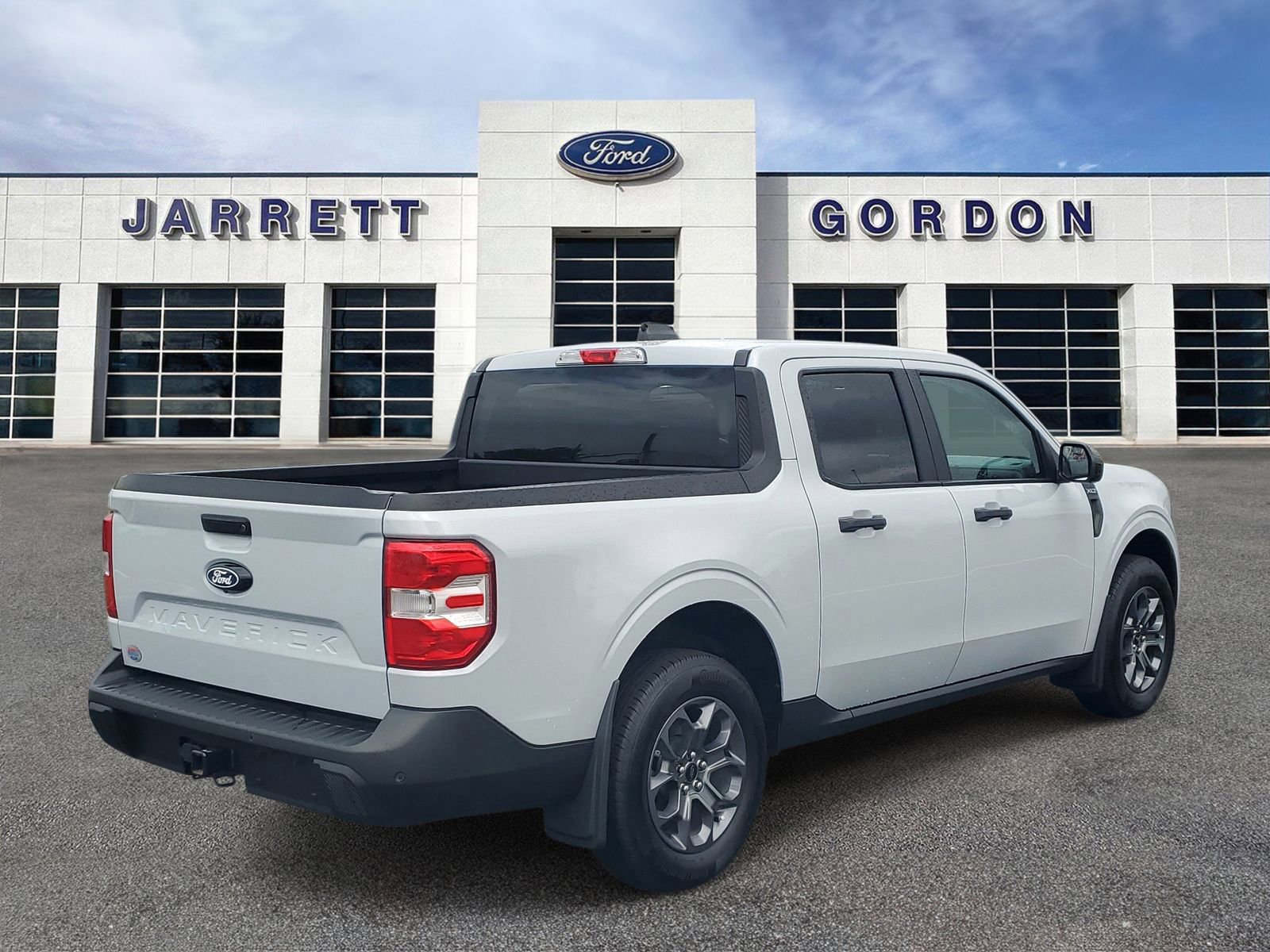 Certified 2025 Ford Maverick XLT w/ Equipment Group 301A AWD/4WD image 3