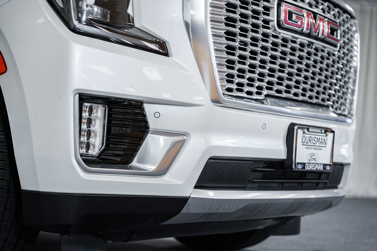 Used 2022 GMC Yukon Denali w/ Denali Premium Package AWD/4WD image 18