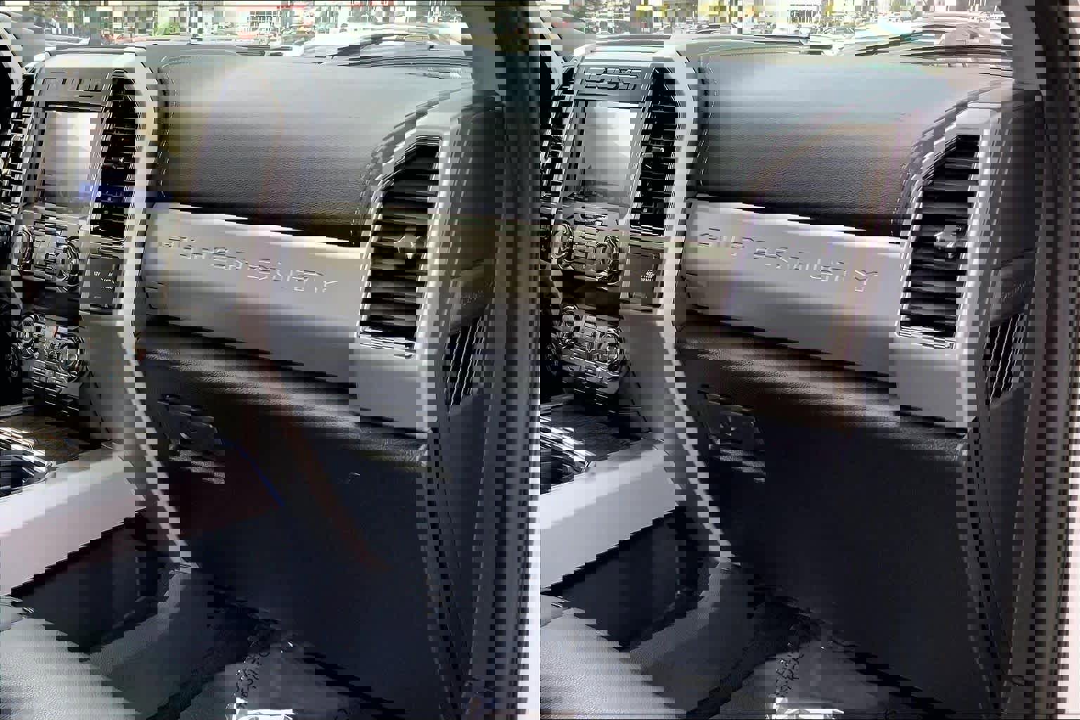 Certified 2020 Ford F350 Lariat w/ Lariat Ultimate Package image 17