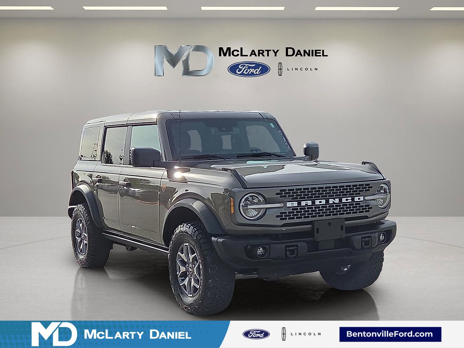 Certified 2025 Ford Bronco Badlands AWD/4WD image 1
