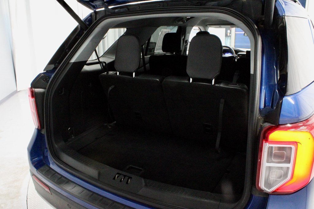 Certified 2022 Ford Explorer XLT w/ Equipment Group 202A image 15