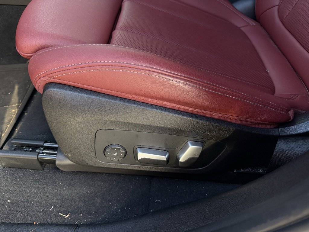 Used 2023 BMW X4 xDrive30i w/ M Sport Package image 11