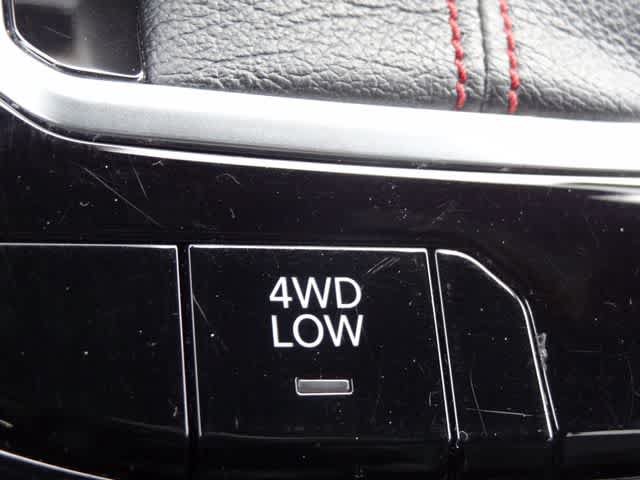 Used 2025 Jeep Compass Trailhawk AWD/4WD image 35