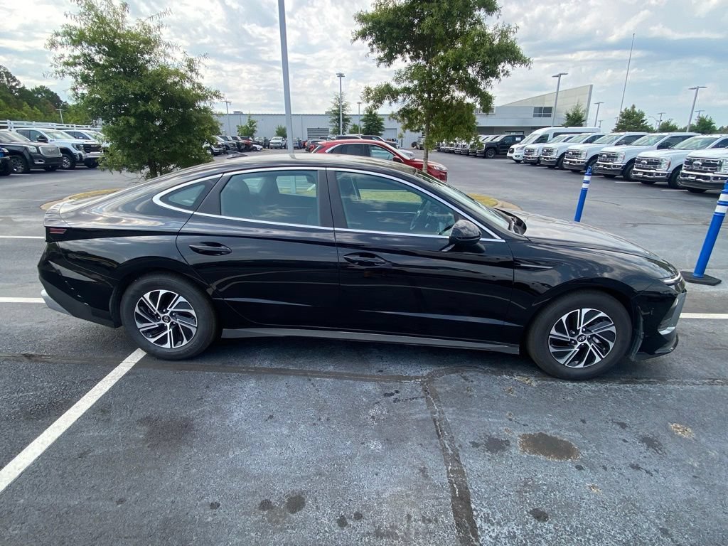 Used 2026 Hyundai Sonata Blue FWD image 8