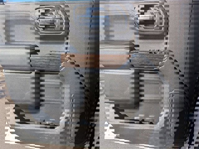 Used 2020 GMC Sierra 1500 SLE w/ SLE Value Package image 13