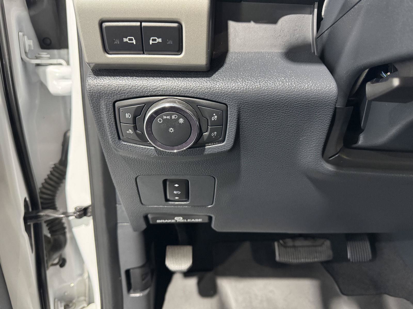 Certified 2022 Ford F350 Lariat w/ Chrome Package AWD/4WD image 19