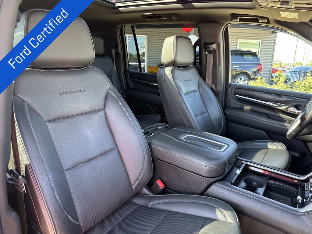 Used 2022 GMC Yukon XL Denali image 12