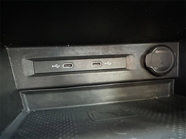 Used 2023 Volkswagen Tiguan SE R-Line image 24