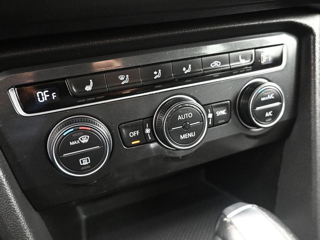 Used 2019 Volkswagen Tiguan SEL image 44