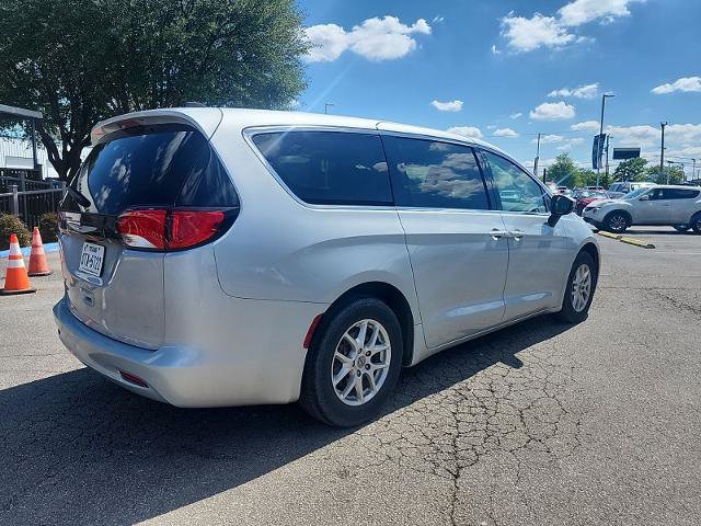 Used 2023 Chrysler Voyager LX FWD image 3