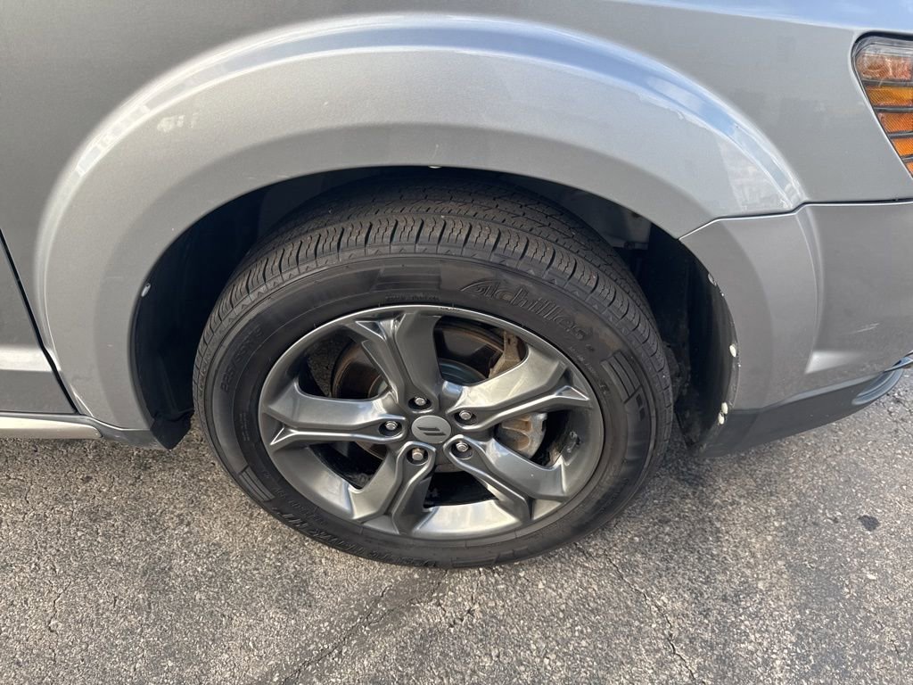 Used 2018 Dodge Journey Crossroad w/ Nav & Sun Group FWD image 40