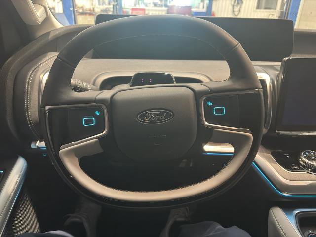 Certified 2025 Ford Expedition Platinum w/ Platinum Ultimate Package AWD/4WD image 13