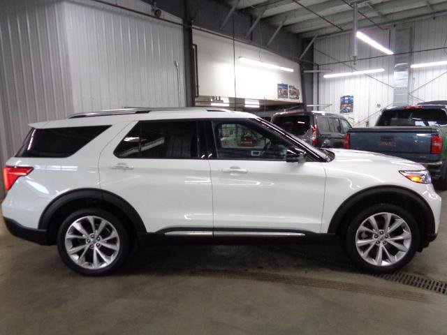 Certified 2023 Ford Explorer Platinum w/ Technology Package AWD/4WD image 2