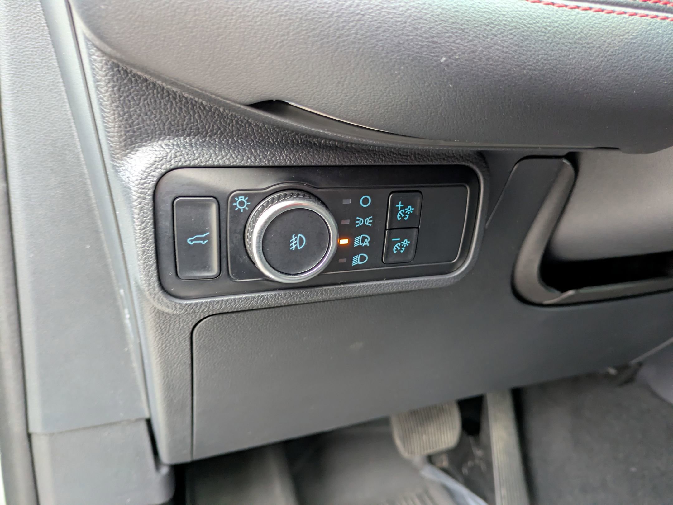 Certified 2025 Ford Explorer ST-Line w/ Premium Package image 18