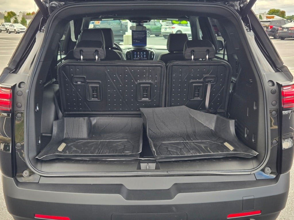 Used 2023 Chevrolet Traverse LT w/ LPO, Floor Liner Package AWD/4WD image 15