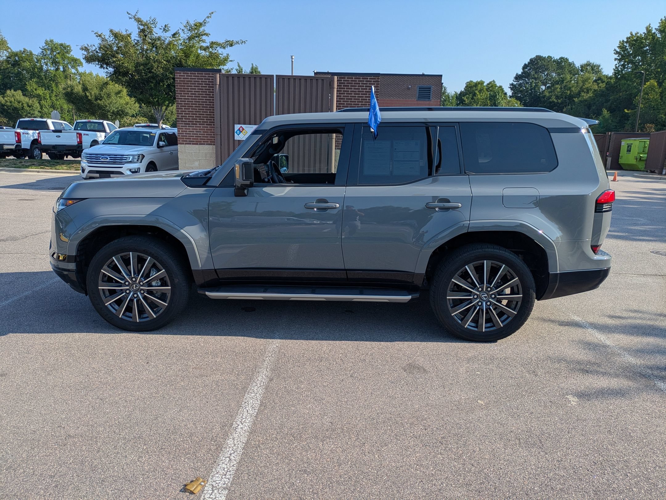 Used 2024 Lexus GX 550 w/ Accessory Package (Z1) AWD/4WD image 7