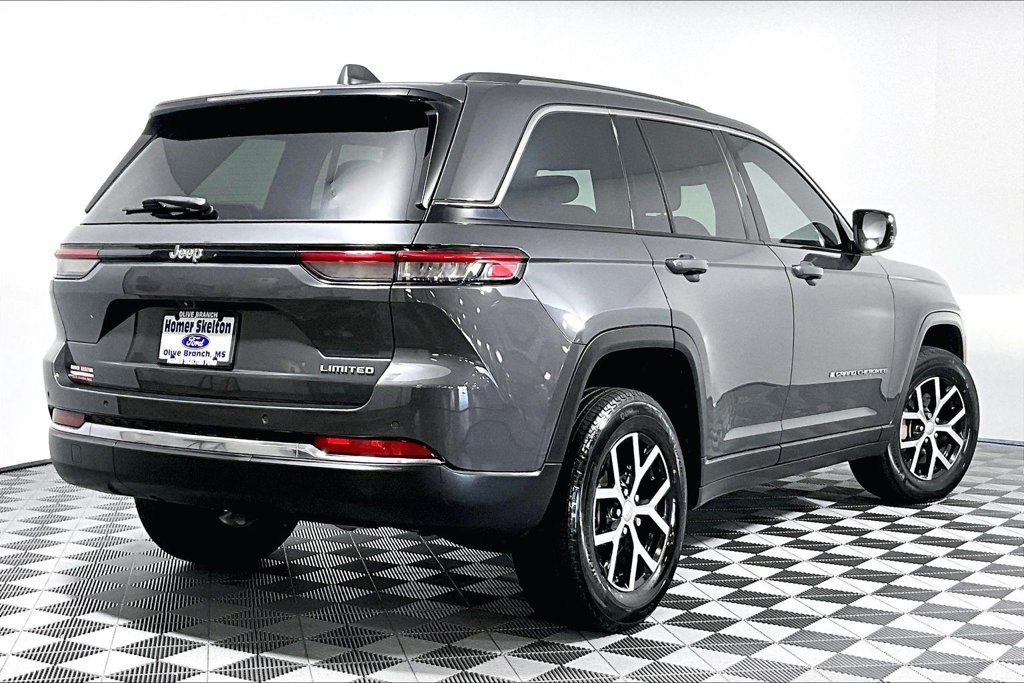 Used 2023 Jeep Grand Cherokee Limited RWD image 12