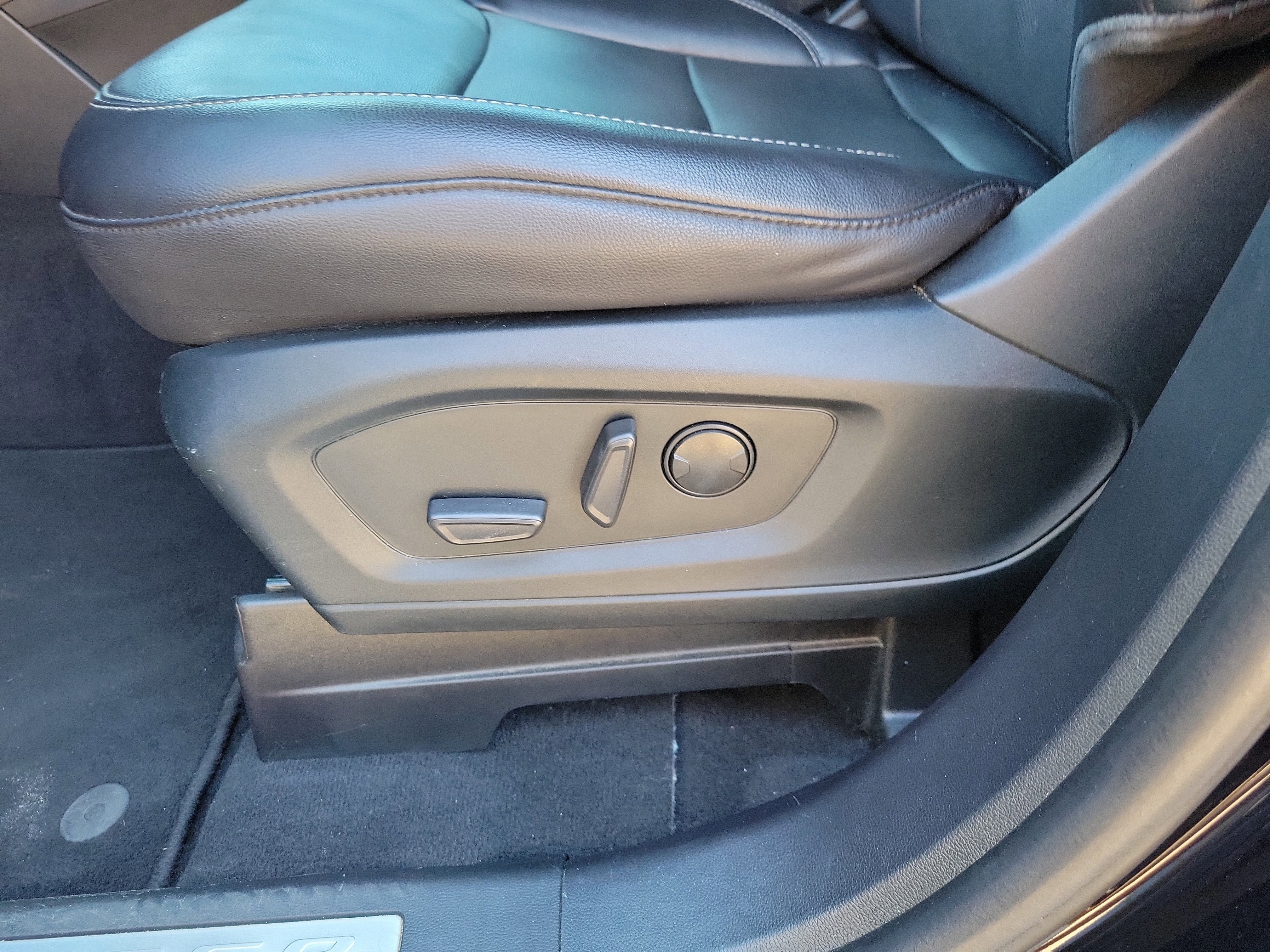 Certified 2022 Ford Explorer Limited image 9