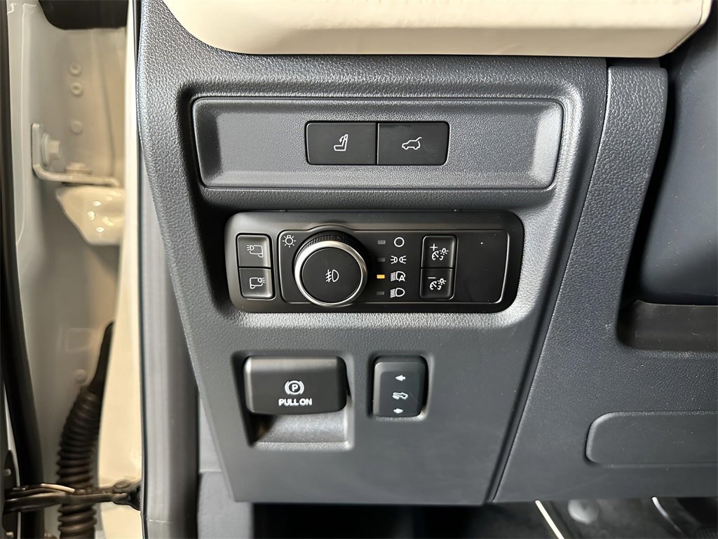 Certified 2024 Ford Expedition Max Platinum image 15