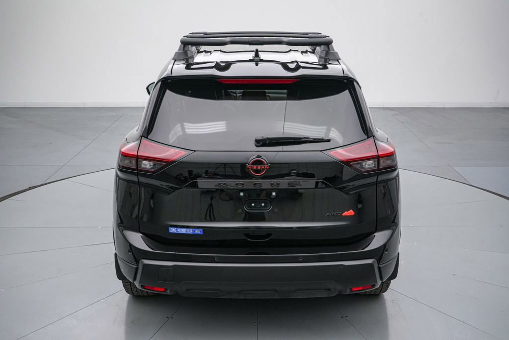 Used 2025 Nissan Rogue SV image 4