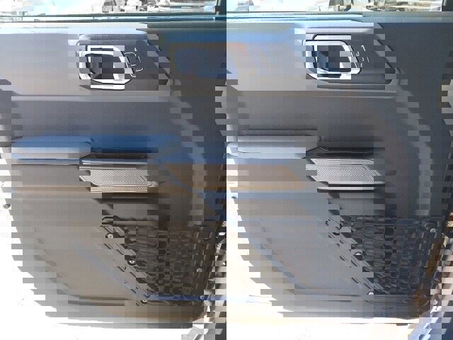 Certified 2023 Ford Bronco Black Diamond image 15