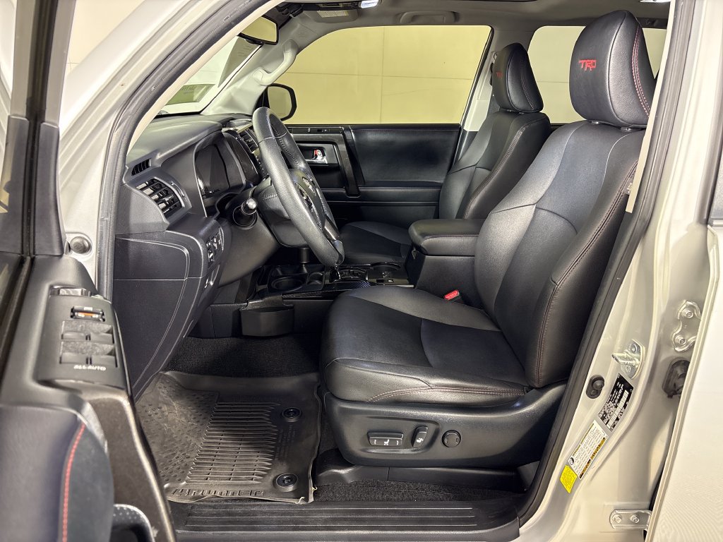 Used 2021 Toyota 4Runner Venture w/ Moonroof Package AWD/4WD image 27