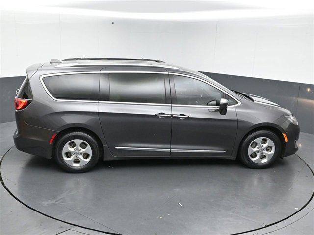 Used 2017 Chrysler Pacifica Touring-L Plus image 18