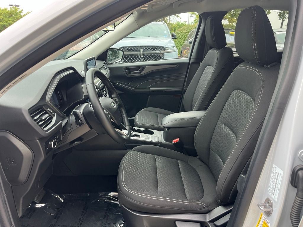 Certified 2025 Ford Escape Active w/ Cold Weather Package FWD image 24