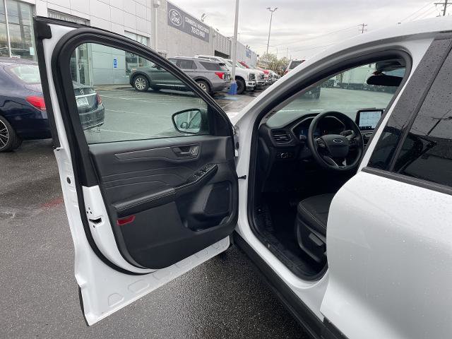 Certified 2025 Ford Escape Active w/ Cold Weather Package image 7