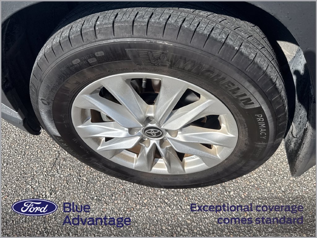 Used 2024 Toyota Corolla Cross LE FWD image 11