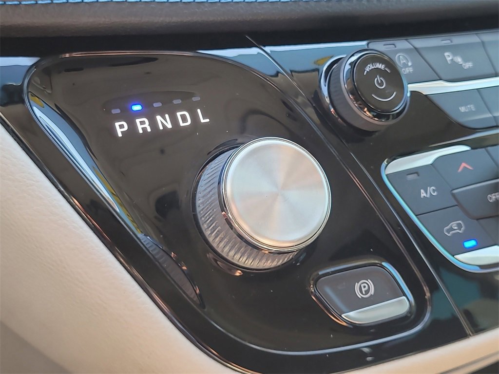 Used 2021 Chrysler Pacifica Touring image 24