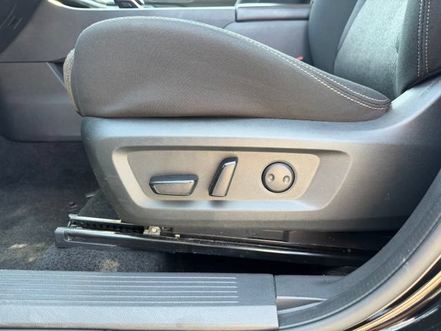 Used 2025 Nissan Rogue SV FWD image 9