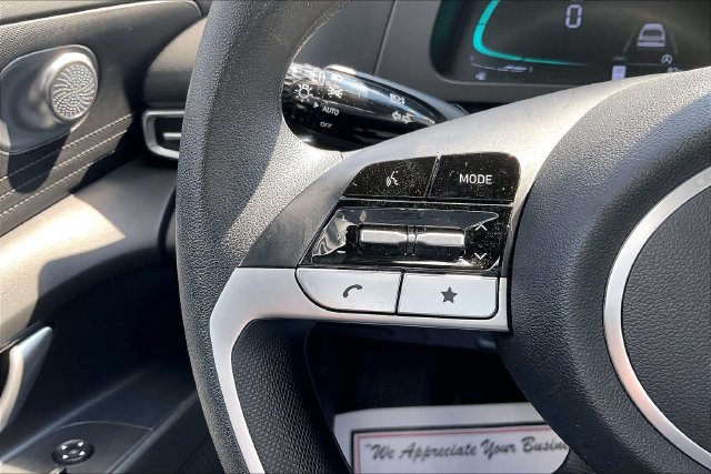 Used 2024 Hyundai Elantra SE FWD image 20