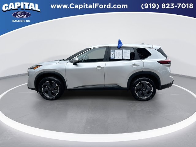 Used 2025 Nissan Rogue SV FWD image 5