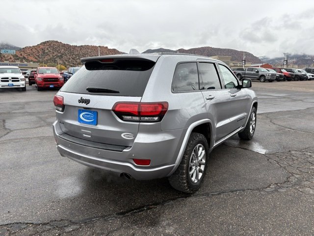 Used 2020 Jeep Grand Cherokee Altitude image 3