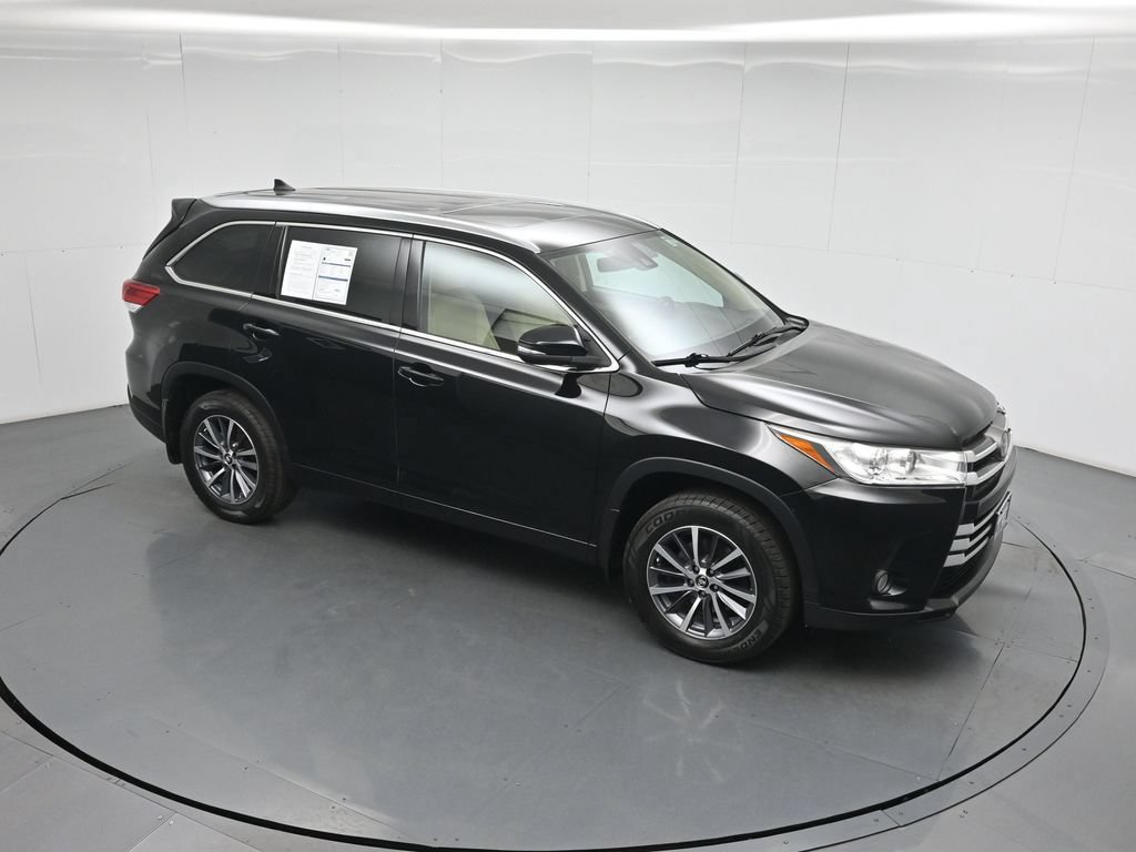Used 2018 Toyota Highlander XLE AWD/4WD image 38