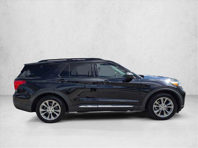 Certified 2022 Ford Explorer XLT w/ Equipment Group 202A RWD image 4