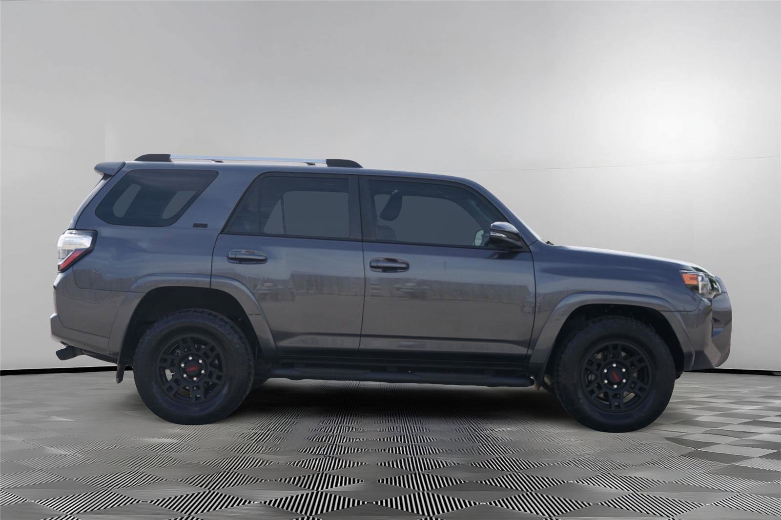 Used 2023 Toyota 4Runner SR5 Premium w/ Moonroof Package RWD image 4