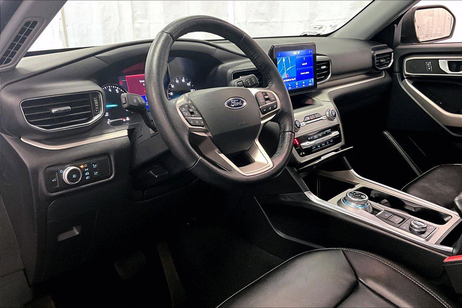 Certified 2021 Ford Explorer XLT w/ Equipment Group 202A image 12