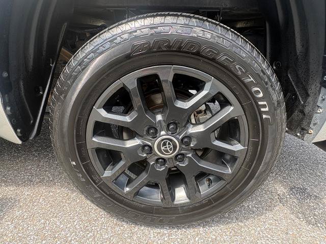 Used 2024 Toyota Tundra Platinum AWD/4WD image 36
