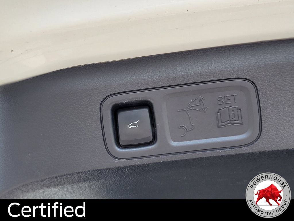 Certified 2024 Ford Expedition XLT RWD image 15