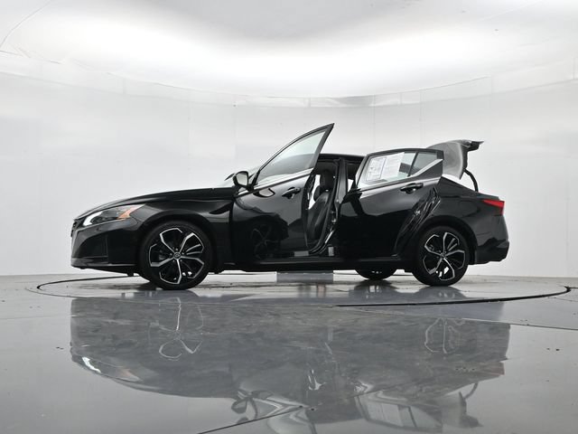 Used 2024 Nissan Altima 2.5 SR FWD image 52