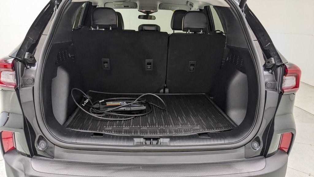 Certified 2025 Ford Escape SE w/ Class II Trailer Tow Package FWD image 7