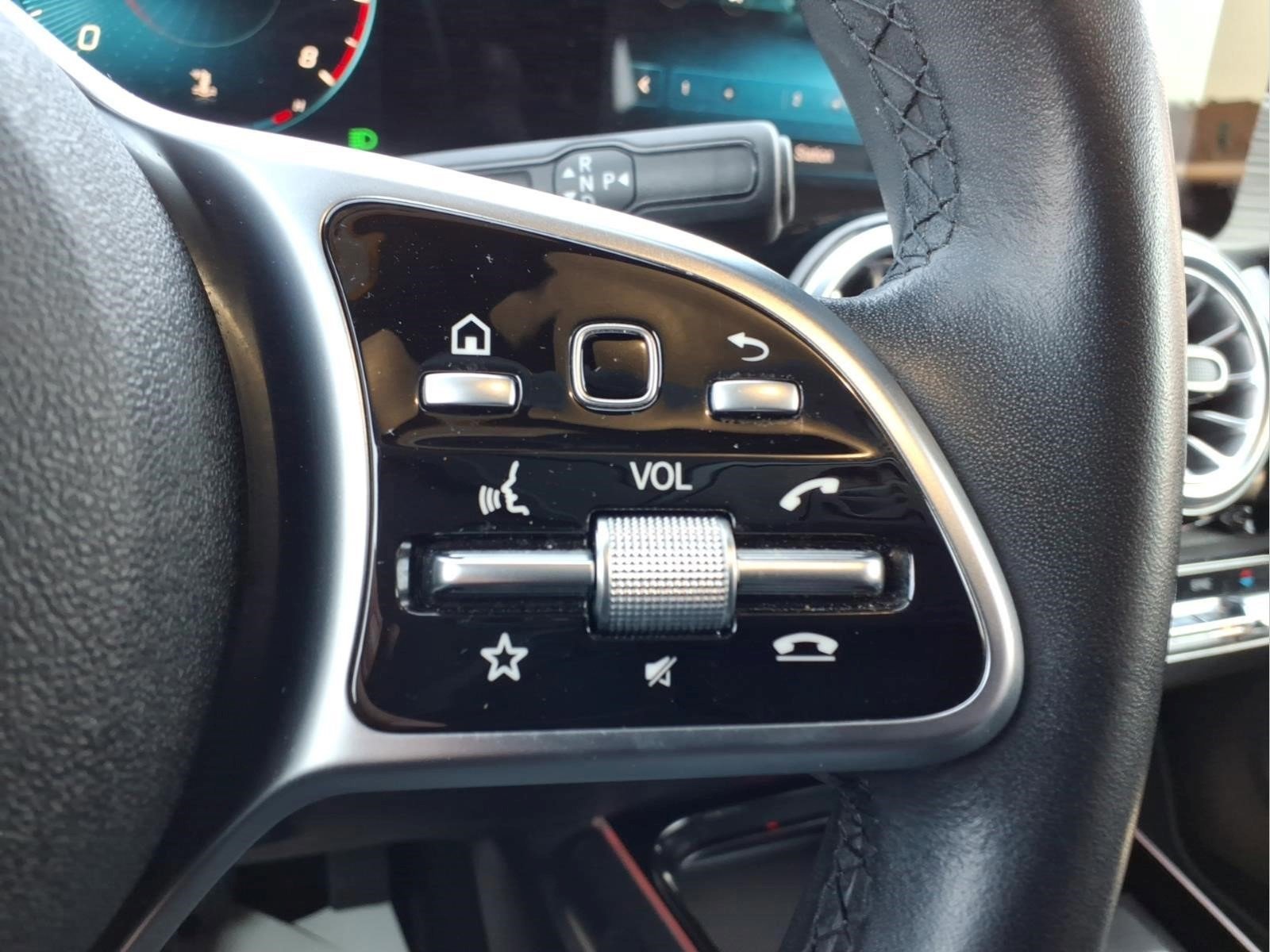 Used 2022 Mercedes-Benz GLB 250 4MATIC image 22