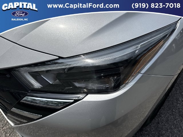 Used 2025 Nissan Versa SV FWD image 11