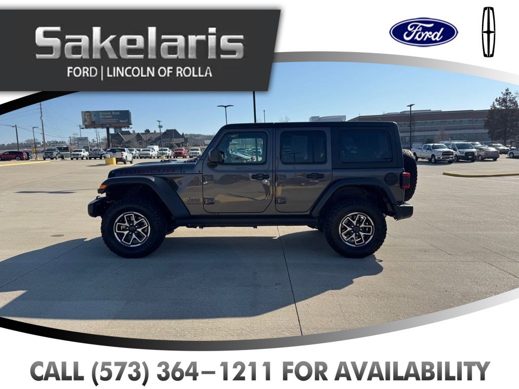 Used 2025 Jeep Wrangler Unlimited Rubicon AWD/4WD image 5