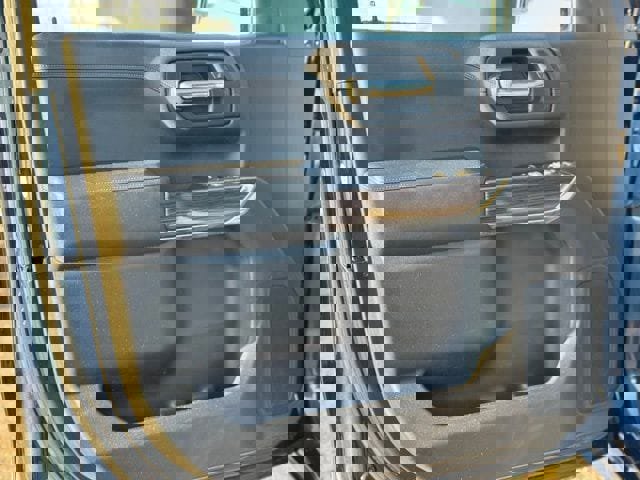 Used 2020 Chevrolet Silverado 1500 LT w/ All-Star Edition image 13